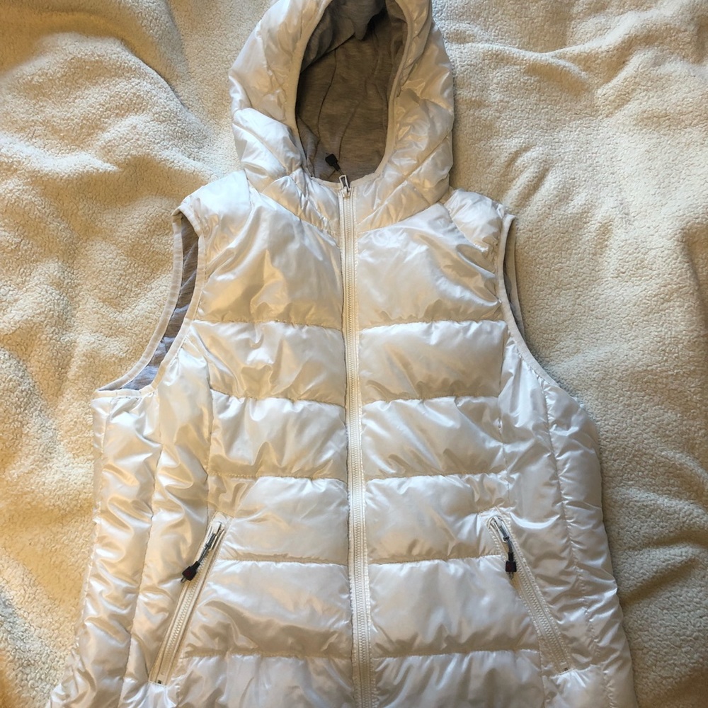 NWOT** White tangerine puffer vest